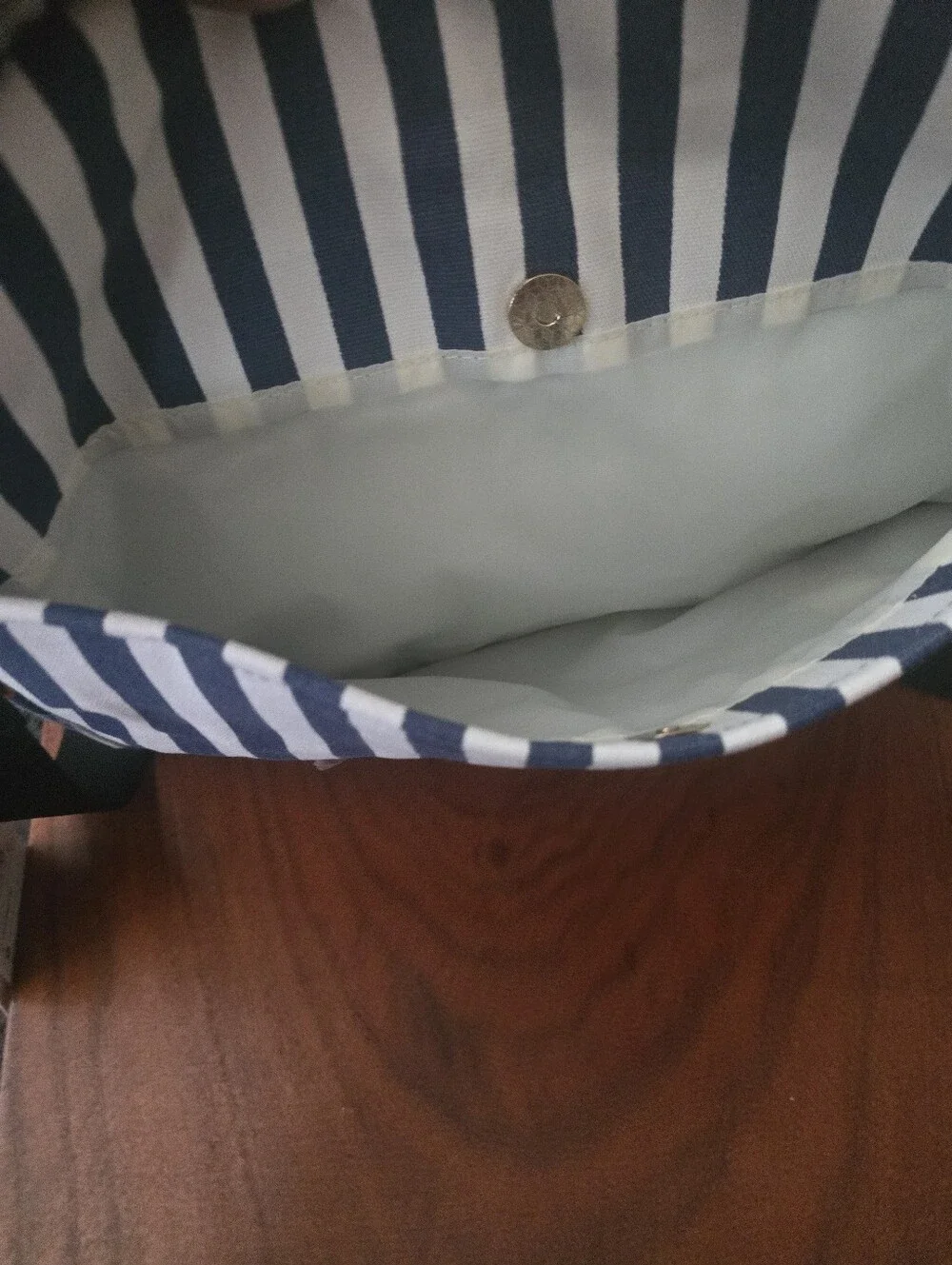 Lovevook Classic Striped Crossbody Bag - Brown, White & Navy